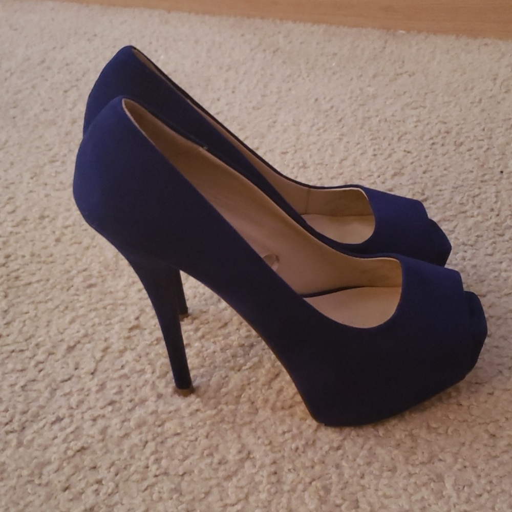 Shoes - Picture 2 of 2